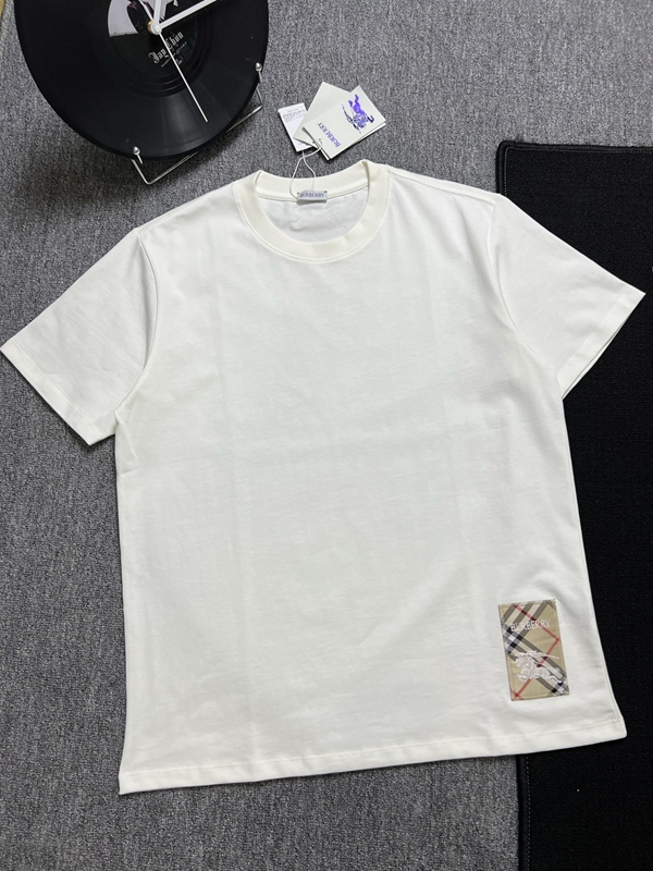 ブランドTシャツ側面デザイン